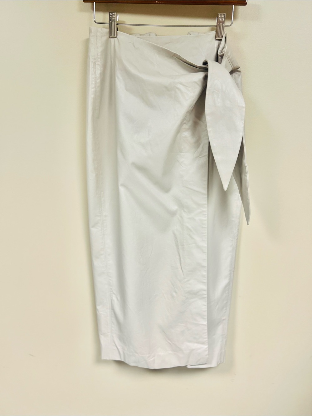 Elizabeth and James Riviera faux leather wrap Skirt cream Size Medium